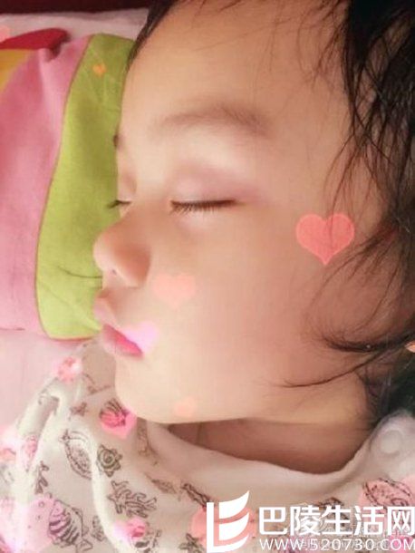 李小璐晒与女儿的甜蜜瞬间