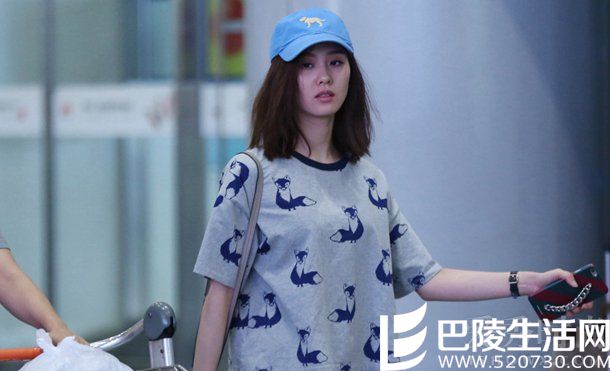 刘诗诗素颜赴机场探班吴奇隆