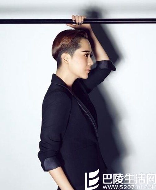 　上长下短、上黄下黑有个性的短发