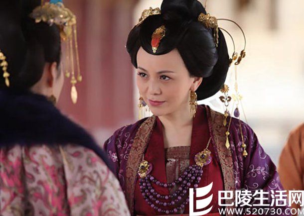 《倾世皇妃》 《倾世皇妃》