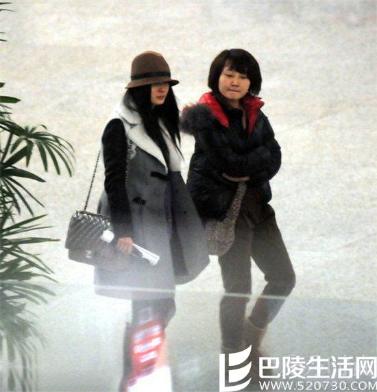 杨幂素颜出镜 杨幂素颜出镜