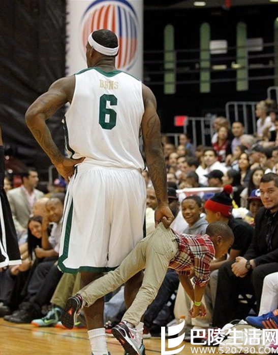 詹姆斯教训儿子