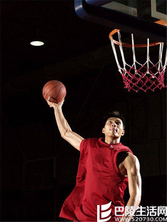 易建联家庭事业双收 易建联家庭事业双收