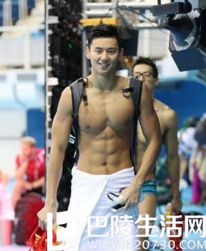 宁泽涛8块腹肌