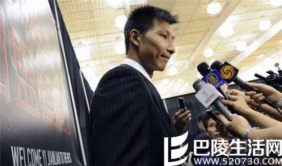 易建联接受采访