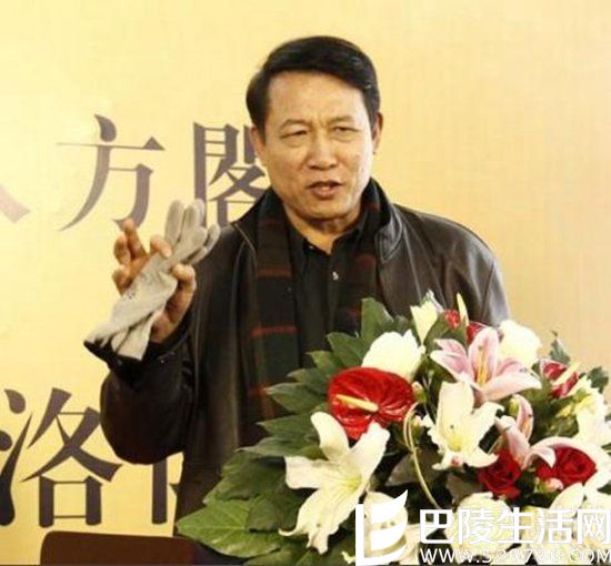 郎平现任丈夫王育成的个人简介