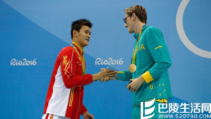 孙杨向霍顿打招呼 孙杨向霍顿打招呼