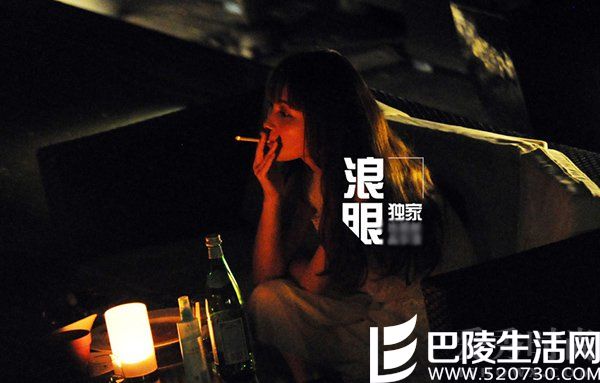 姚笛现身酒吧 姚笛现身酒吧