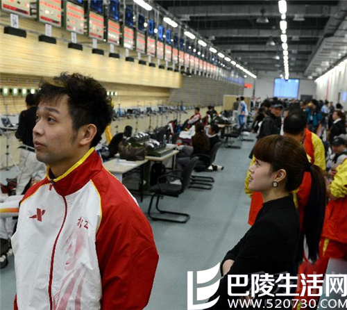 朱启南妻子随行 朱启南妻子随行