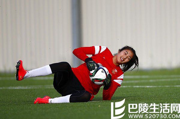 踢足球当门将 阴差阳错上了道