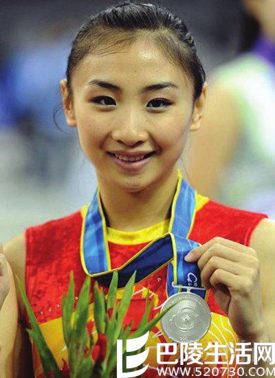 何雯娜个人资料