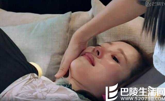 江一燕就倒在沙发上泪流不止