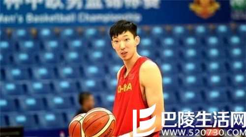 周琦女友疑是空姐