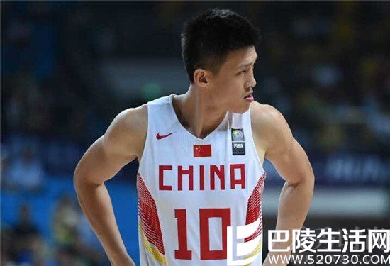 周鹏代表国家队出战