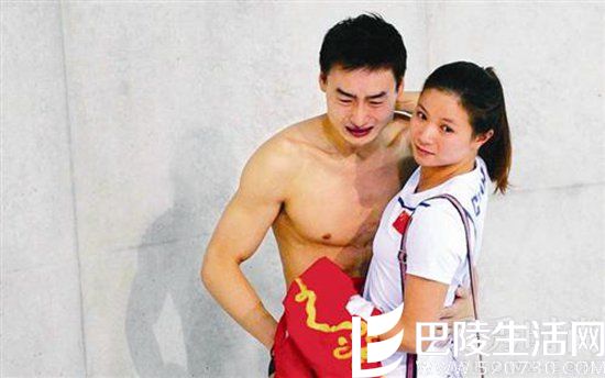 何姿秦凯拥抱照 何姿秦凯拥抱照