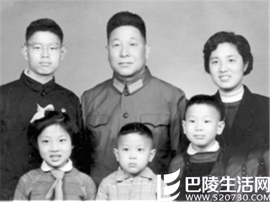 王思聪舅舅一家人