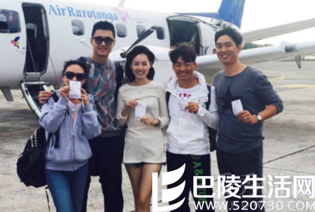 王宝强和妻子经纪人的合影