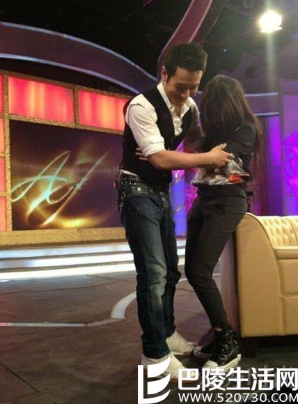 黄晓明抱起赵薇 黄晓明抱起赵薇