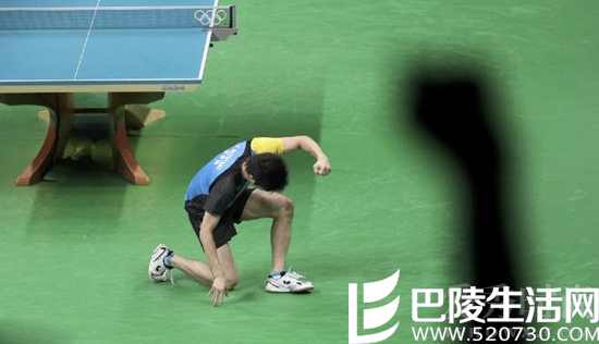 日本选手捶地 日本选手捶地