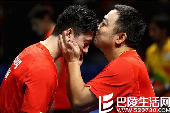 刘国梁激动吻马龙 刘国梁激动吻马龙