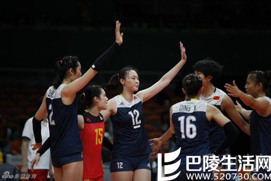 中国女排相互加油鼓气