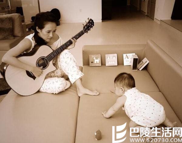 章子怡为女弹吉他 章子怡为女弹吉他