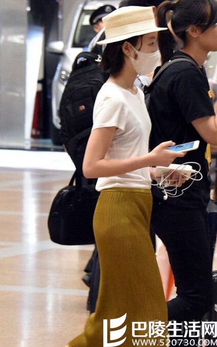 周冬雨瘦成纸片人 周冬雨瘦成纸片人