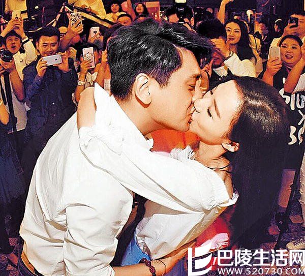 　朱孝天跪地求婚韩雯雯