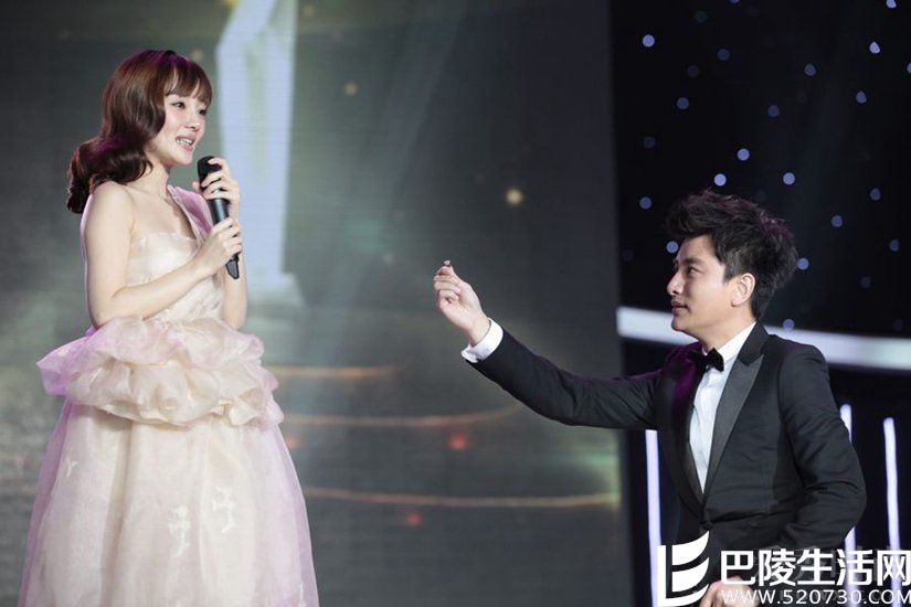 　贾乃亮：活动现场求婚