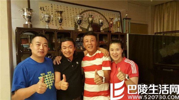 王宝强刘国梁合影