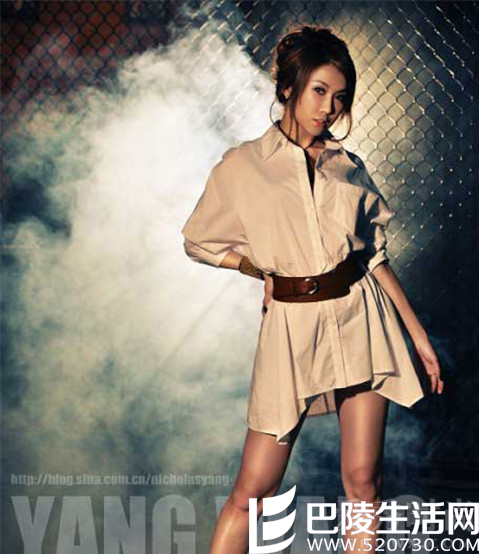 王蓉开启神曲风