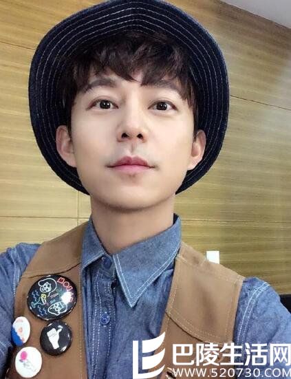 何炅《水中之书》演主角“何实” 何炅《水中之书》演主角“何实”