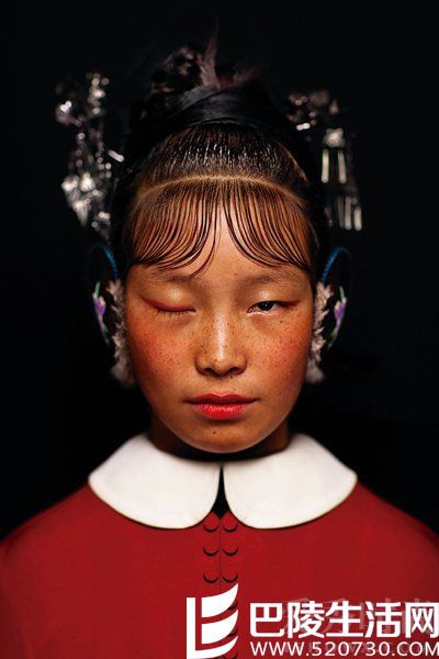 陈漫作品《中国十二色之曙红》 陈漫作品《中国十二色之曙红》