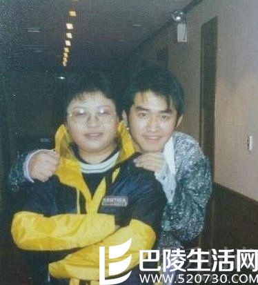 早期韩红任泉合照