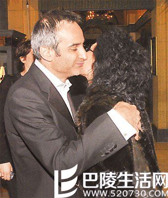 离婚传闻阿萨亚斯有了新欢