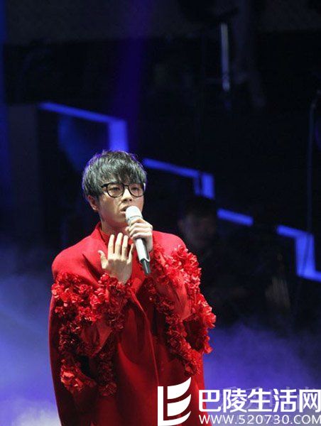 一样的红衣也是呆萌