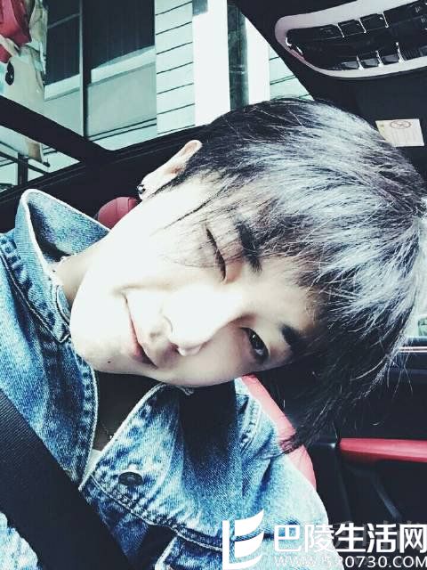 华晨宇尖下巴整容了？