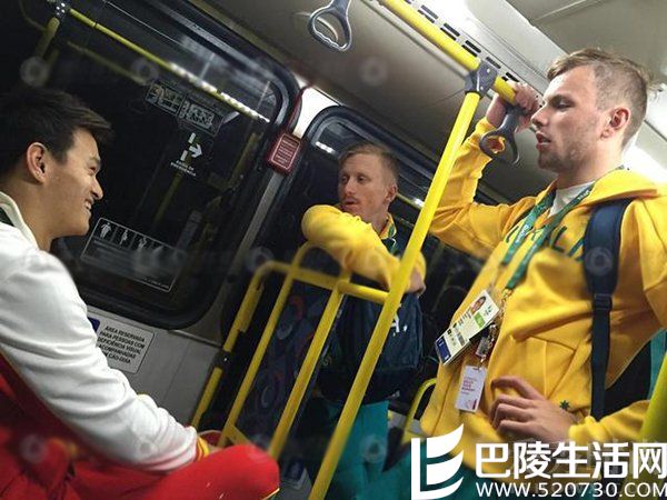 孙杨和澳洲运动员谈话 孙杨和澳洲运动员谈话