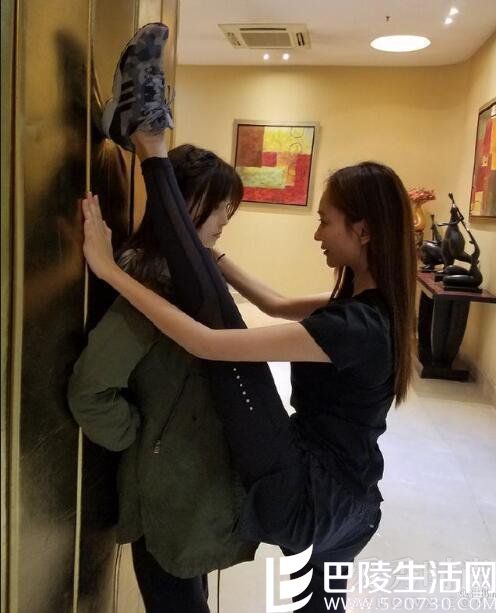 海陆“腿咚”SNH48成员闫明筠