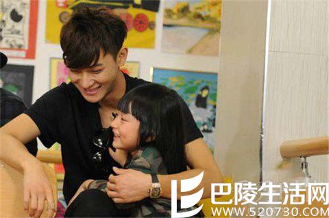 黄子韬宠溺贝贝