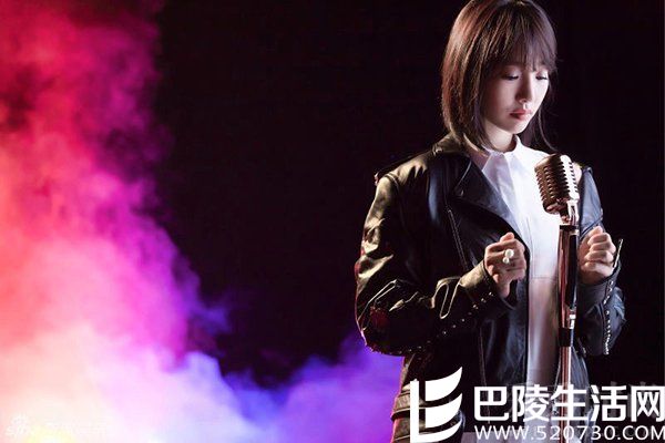 白百合被赞“小野百何” 白百合被赞“小野百何”