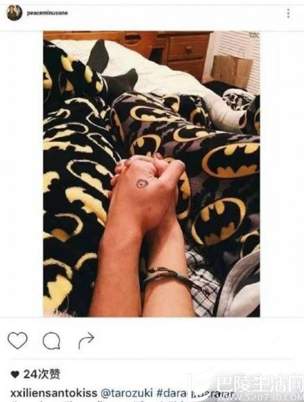 权志龙账号里手牵手图