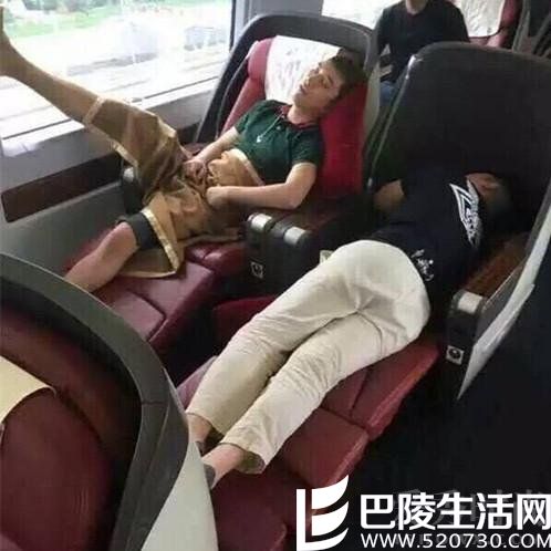 把脚搭在车窗上 把脚搭在车窗上