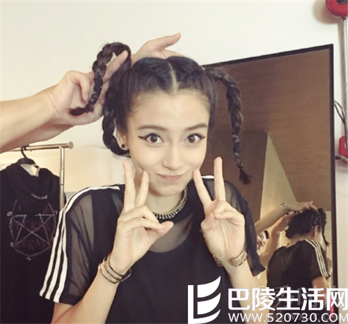 Angelababy在家搞怪 Angelababy在家搞怪