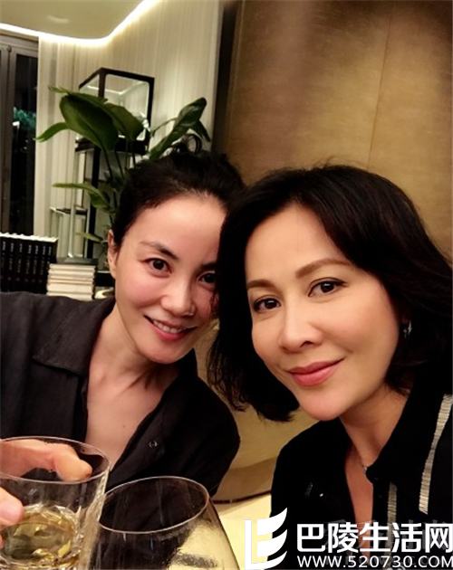 刘嘉玲王菲合影 刘嘉玲王菲合影