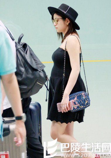 陈妍希现身机场
