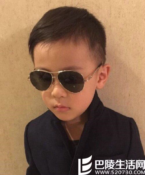 蔡国庆养子首次亮相