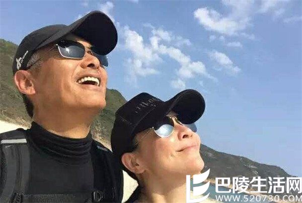 刘嘉玲周润发一起爬山