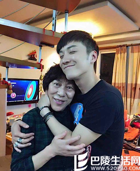 乔妈妈与乔任梁 乔妈妈与乔任梁