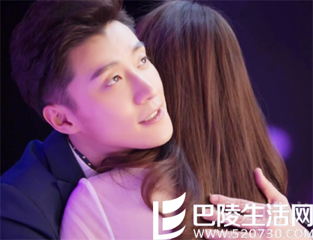 乔任梁拥抱陈乔恩 乔任梁拥抱陈乔恩